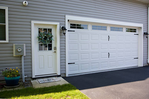 24/7 Emergency Garage Door Panel Replacement experts in Richmond, IL